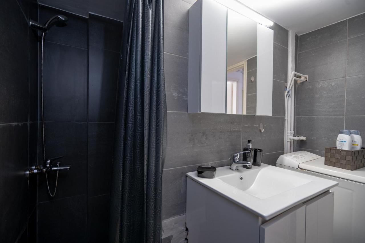 Dimotiko Theatro Metro St. 1 Bedroom 4 Pers. Flat Pireo Esterno foto